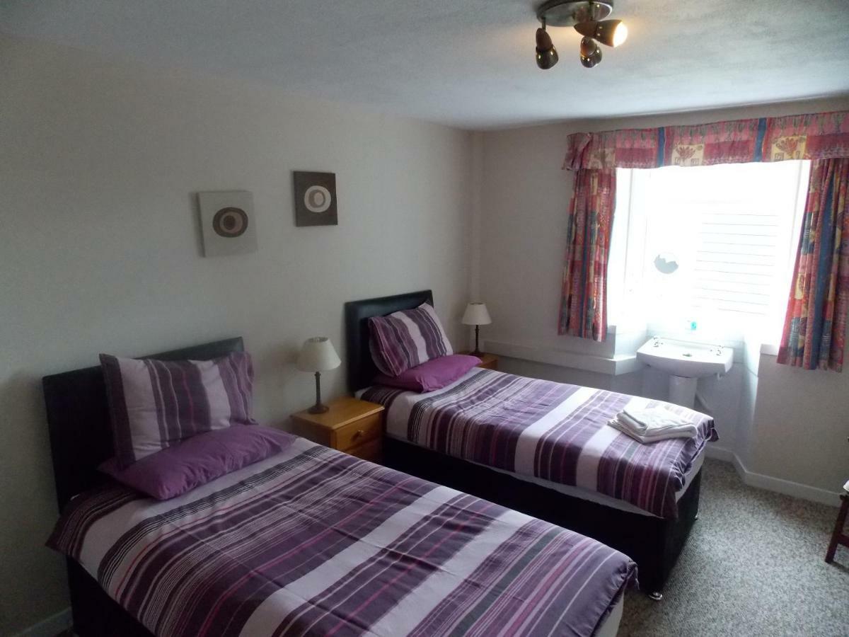 Station View Guest House Dyce Exterior photo