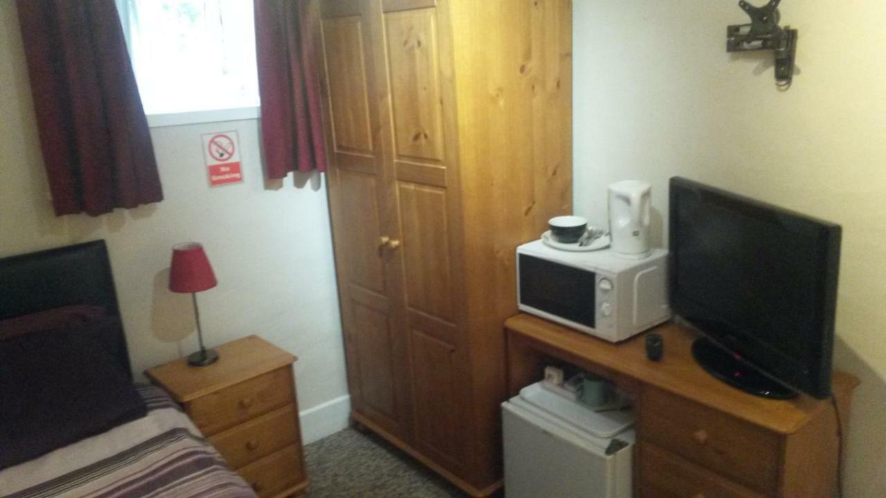 Station View Guest House Dyce Exterior photo