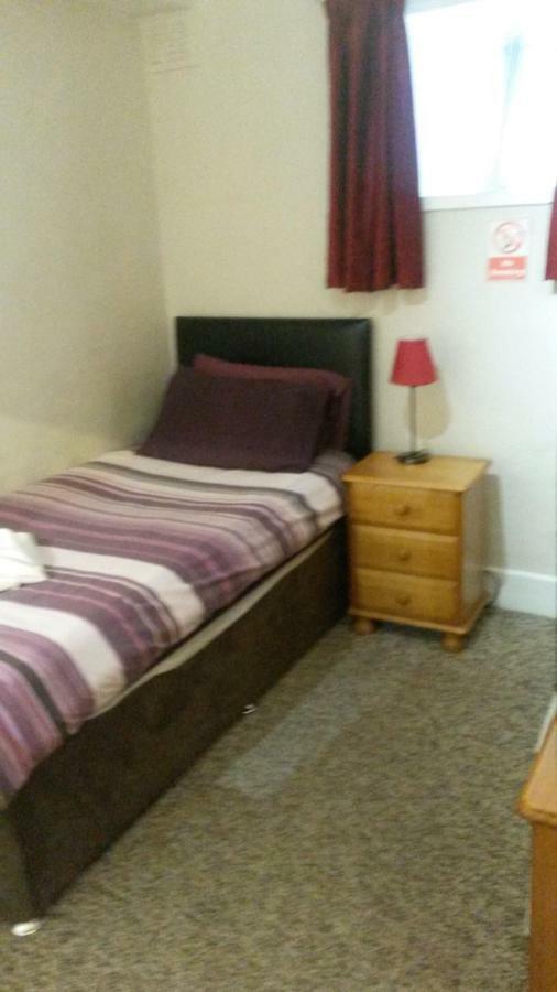 Station View Guest House Dyce Exterior photo